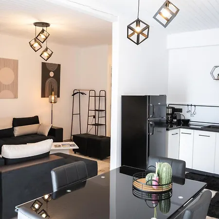 Lägenhet Grammy's 1 Karpenísion